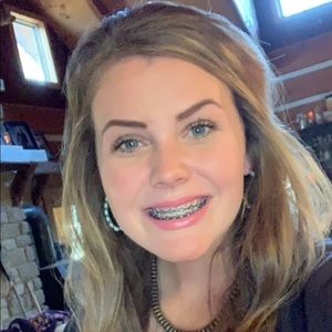 Meet your Posher, Cora